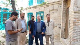 بازدید مدیرعامل صندوق احیا از خانه پدری جلال