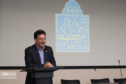 پنل تخصصی «گردشگری فرهنگی و تاریخی همدان» برگزار شد