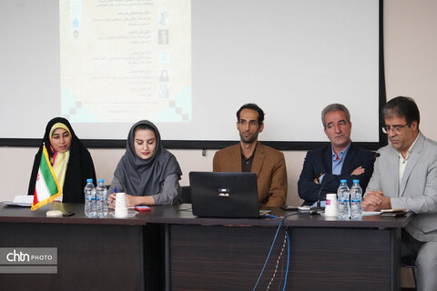 پنل تخصصی «گردشگری فرهنگی و تاریخی همدان» برگزار شد