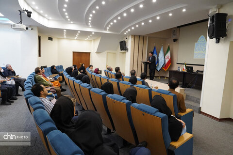 پنل تخصصی «گردشگری فرهنگی و تاریخی همدان» برگزار شد