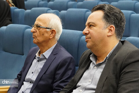 پنل تخصصی «گردشگری فرهنگی و تاریخی همدان» برگزار شد