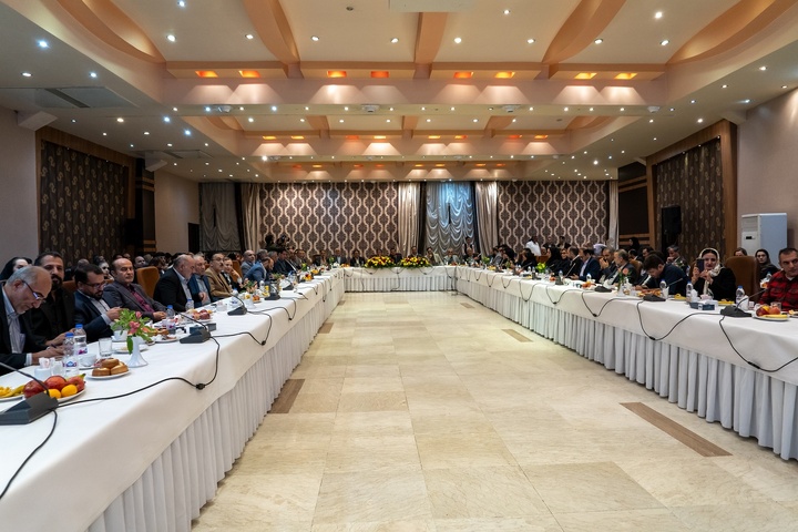 نشست هم اندیشی روسای انجمن‌های دفاتر خدمات گردشگری کشور در همدان