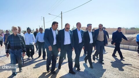 جشنواره انار در روستای تاریخی سریزد برگزار شد