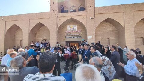 جشنواره انار در روستای تاریخی سریزد برگزار شد