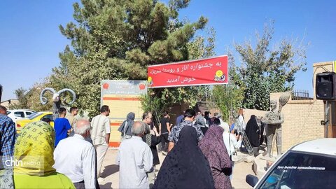 جشنواره انار در روستای تاریخی سریزد برگزار شد