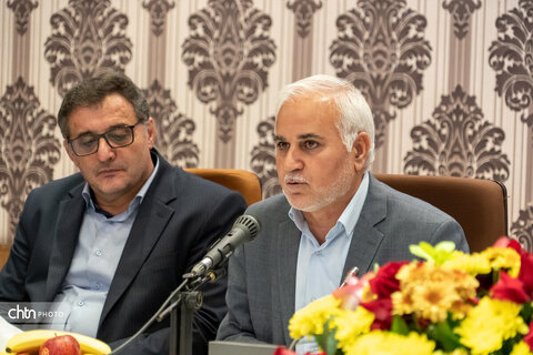 نشست هم اندیشی روسای انجمن‌های دفاتر خدمات گردشگری کشور در همدان