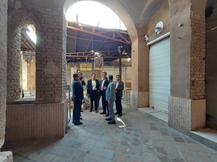 بررسی وضعیت مسیرهای ورودی و معابر محله دارالشفا و بازار چارسوق در بافت تاریخی یزد