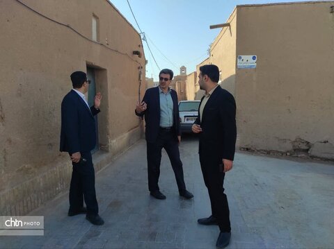 بررسی وضعیت مسیرهای ورودی و معابر محله دارالشفا و بازار چارسوق در بافت تاریخی یزد