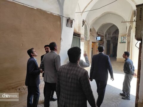 بررسی وضعیت مسیرهای ورودی و معابر محله دارالشفا و بازار چارسوق در بافت تاریخی یزد