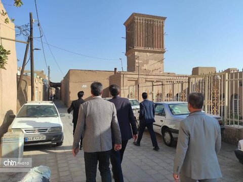 بررسی وضعیت مسیرهای ورودی و معابر محله دارالشفا و بازار چارسوق در بافت تاریخی یزد