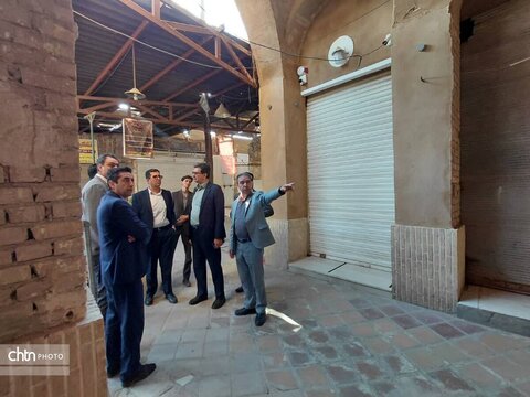 بررسی وضعیت مسیرهای ورودی و معابر محله دارالشفا و بازار چارسوق در بافت تاریخی یزد