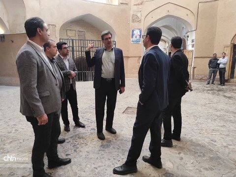 بررسی وضعیت مسیرهای ورودی و معابر محله دارالشفا و بازار چارسوق در بافت تاریخی یزد