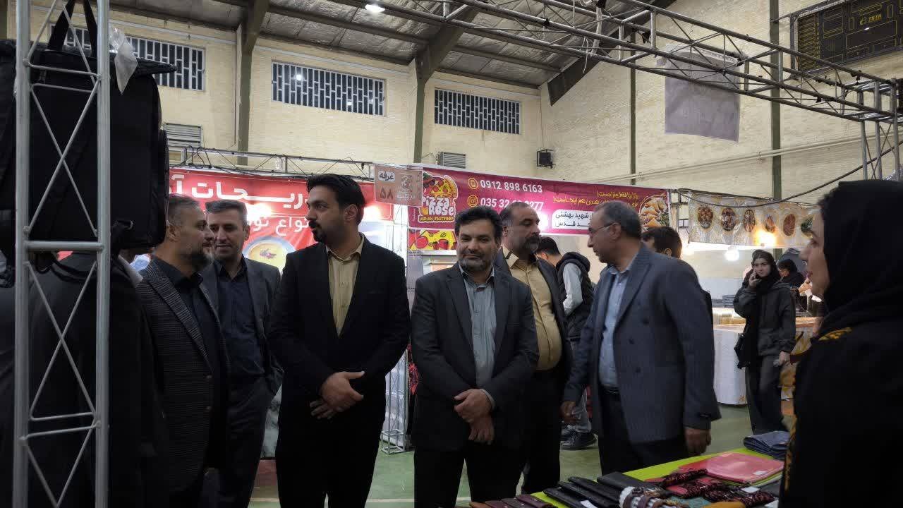 جشنواره انار و پسته تفت به پایان رسید