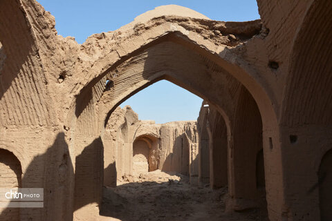بازدید مدیرکل میراث‌فرهنگی استان از کارگاه بازخوانی روابط انسان و محیط در روستاهای تاریخی فهرج و خویدک