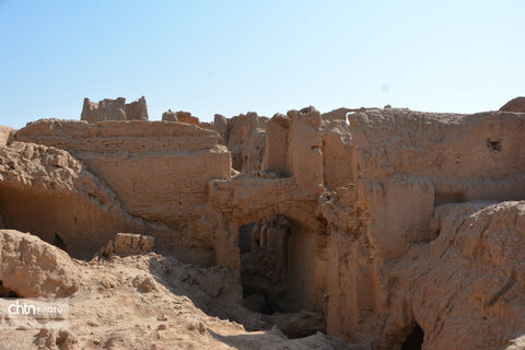 بازدید مدیرکل میراث‌فرهنگی استان از کارگاه بازخوانی روابط انسان و محیط در روستاهای تاریخی فهرج و خویدک