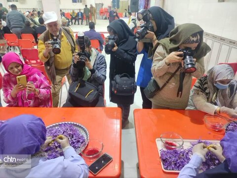 تور آشناسازی گردشگری زعفران با حضور راهنمایان گردشگری، مدیر ان دفاتر خدمات مسافرتی و  فعالان گردشگری، خبرنگاران و اصحاب رسانه از شهرستان زاوه