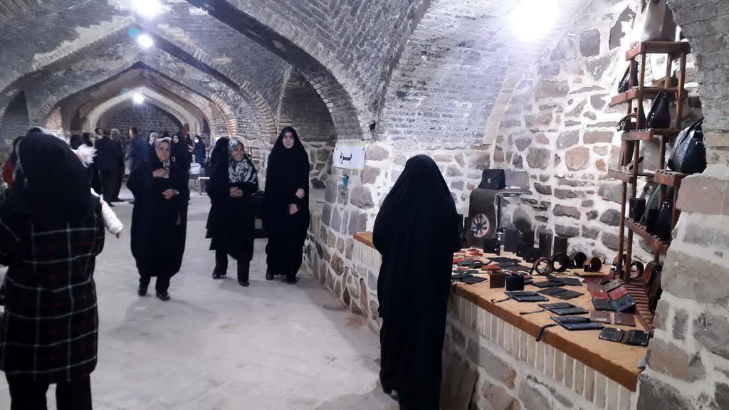 برگزاری جشنواره بزرگداشت روز آوج درکاروانسرای شاهعباسی