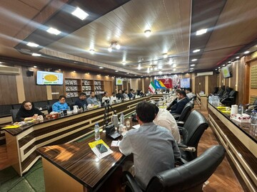 برگزاری نشست آشنایی با «صنعت گردشگری و مدیریت گردشگری روستایی» در بندر گناوه