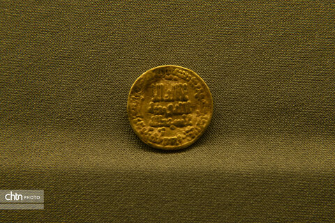 سکه‌های دوره باستان، اسلامی و معاصر در موزه منطقه‌ای خلیج فارس، نمایانگر سیر تحول تاریخ و فرهنگ ایران هستند.