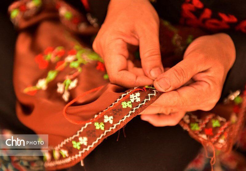 دست‌هایی که تاریخ می‌دوزند/ تجلی هویت ایرانی در سوزن‌دوزی زنان بلوچستان