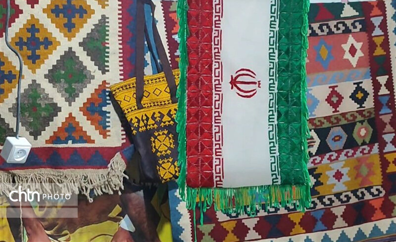 دستهایی که تاریخ میدوزند/ تجلی هویت ایرانی در سوزندوزی زنان بلوچستان