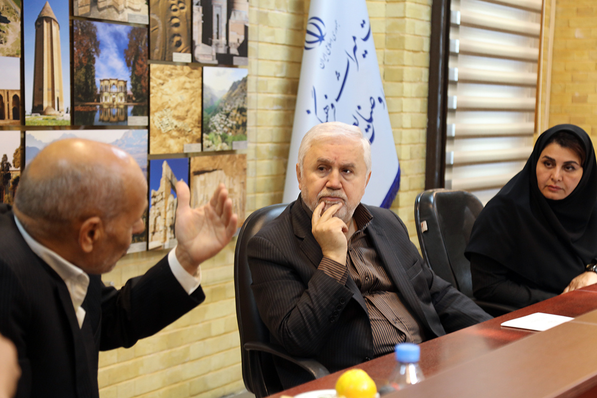 دیدار شهردار و اعضای شورای شهر نشتیفان با قائم‌مقام وزیر و معاون میراث‌فرهنگی کشور