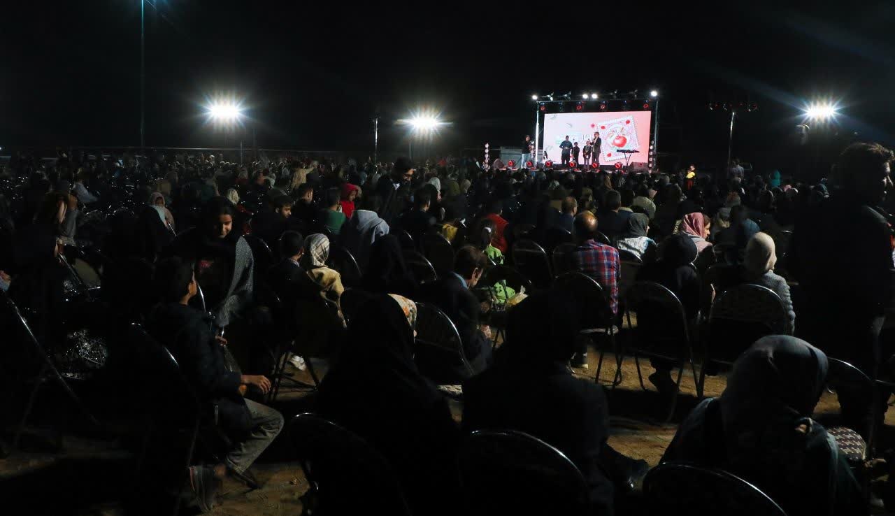 پایان جشنواره انار و پسته تفت با شور مردم و عطر باغ‌های پاییزی