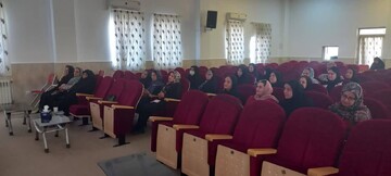 برگزاری کارگاه آموزشی تخصصی کسب‌وکار برای هنرمندان صنایع‌دستی اردکان