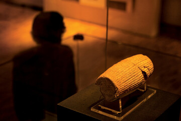 بازخوانی تاریخ با ترجمه نخستین بیانیه حقوق بشر جهان/ پیام صلح به زبان ایرانیان