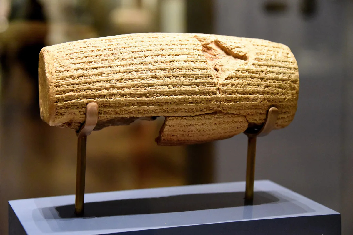 بازخوانی تاریخ با ترجمه نخستین منشور حقوق بشر جهان/ پیام صلح به زبان ایرانیان