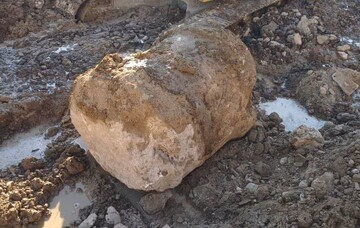 کشف ستون سنگی باستانی در دوخواهران نهاوند/ نشانه‌ای از لایه‌های ارزشمند تمدن‌های کهن غرب ایران