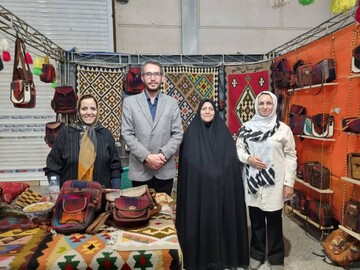 حضور پررنگ هنرمندان صنایع‌دستی استان یزد در نمایشگاه بین‌المللی کرمان