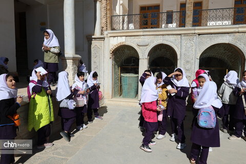 بازدید دانش‌آموزان از مجموعه فرهنگی تاریخی قلعه چالشتر