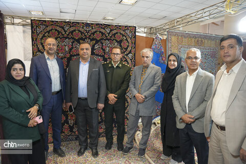 حضور پررنگ هنرمندان راور در هفدهمین نمایشگاه ملی صنایع‌دستی، نماد پویایی هنرهای سنتی این شهرستان است