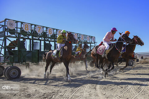 مسابقات اسب‌دوانی پاییزه در باغلق راز و جرگلان برگزار شد