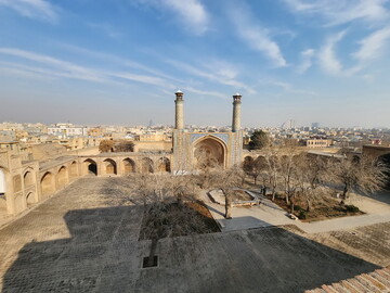 بازگشایی مسجد جامع عتیق قزوین برای بازدید گردشگران/ پاکسازی فضای مسجد از عناصر نامناسب بصری