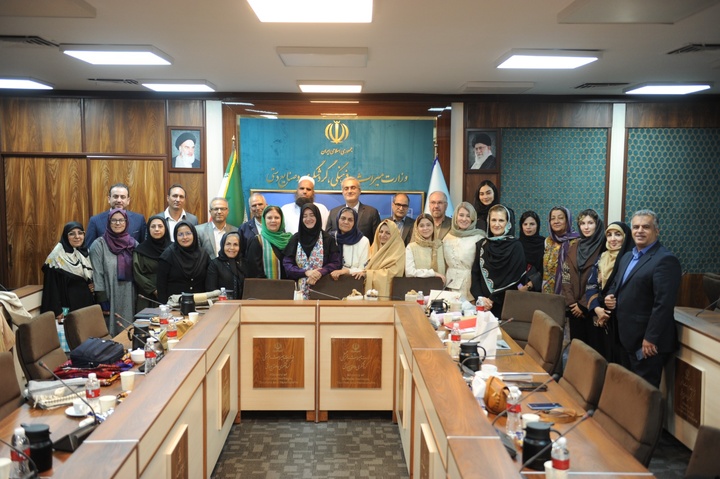 تشکیل تشکل حرفه‌ای تأمین مواد اولیه و بازاریابی، دستاورد کلیدی نشست نساجی سنتی