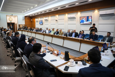 برگزاری نشست قائم مقام وزیر میراث فرهنگی با فعالان و انجمن‌های میراث فرهنگی خورستان