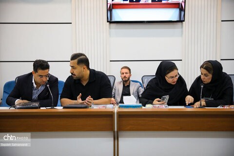 برگزاری نشست قائم مقام وزیر میراث فرهنگی با اصحاب رسانه خورستان