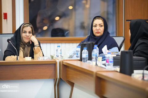 برگزاری نشست قائم مقام وزیر میراث فرهنگی با اصحاب رسانه خورستان