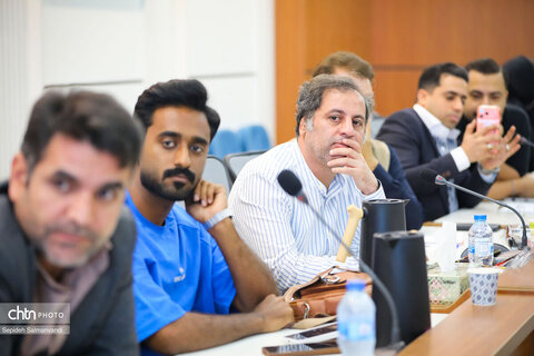 برگزاری نشست قائم مقام وزیر میراث فرهنگی با اصحاب رسانه خورستان