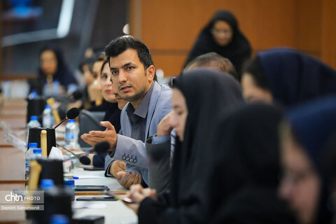 برگزاری نشست قائم مقام وزیر میراث فرهنگی با اصحاب رسانه خورستان
