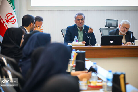 برگزاری نشست قائم مقام وزیر میراث فرهنگی با اصحاب رسانه خورستان
