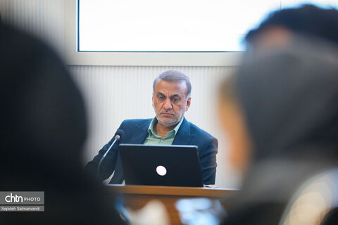 برگزاری نشست قائم مقام وزیر میراث فرهنگی با اصحاب رسانه خورستان