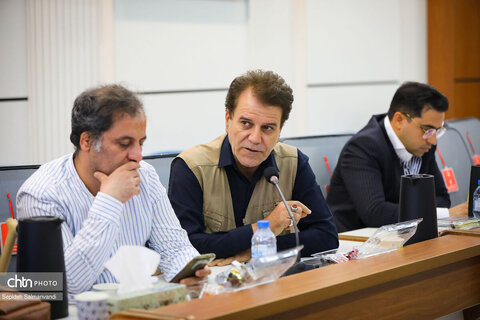برگزاری نشست قائم مقام وزیر میراث فرهنگی با اصحاب رسانه خورستان