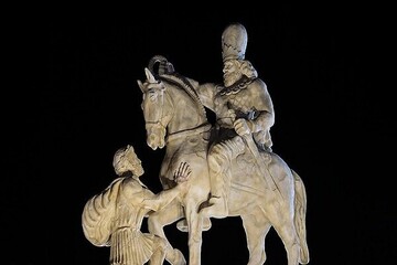 مجسمه والرین اوایل آذرماه به ورودی فرودگاه مهرآباد منتقل می‌شود