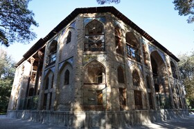 جایی میان نور و نقش، جلوه‌هایی از زیبایی کاخ هشت‌بهشت اصفهان