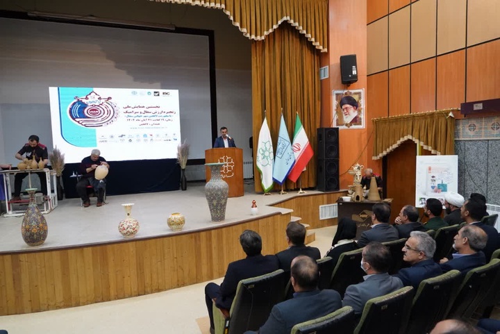 لالجین به الگوی توسعه پایدار صنایع‌دستی تبدیل شود