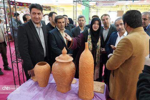 افتتاح نمایشگاه تخصصی سفال و سرامیک در همدان