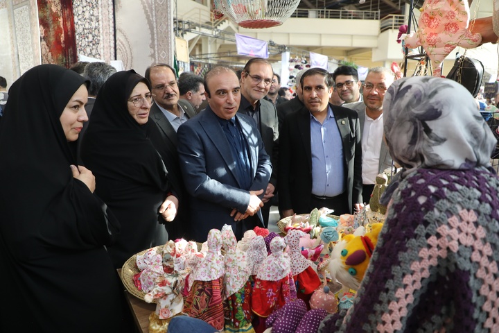 حضور پررنگ هنرمندان صنایع‌دستی در نمایشگاه توانمندی بانوان استان اردبیل